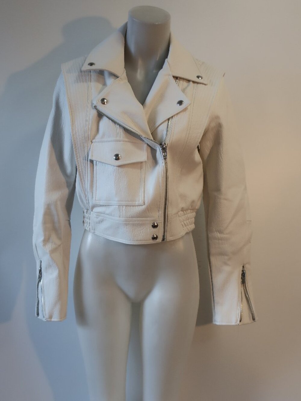 Womens Blank NYC (Item- 70) White Faux Leather Zip Moto Jacket M - Picture 3 of 16